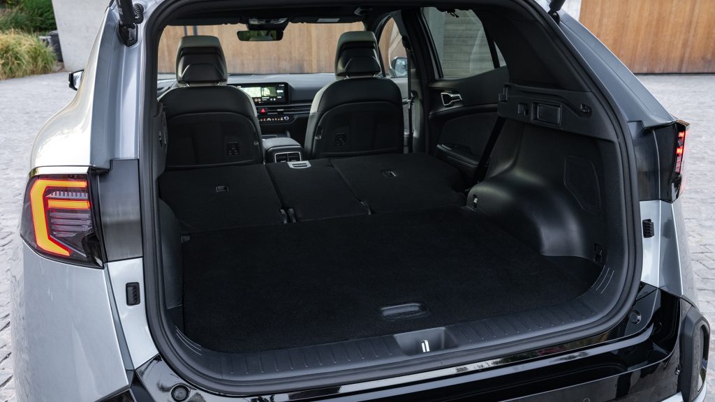 De vernieuwde Kia Sportage bagageruimte met neergeklapte achterbank
