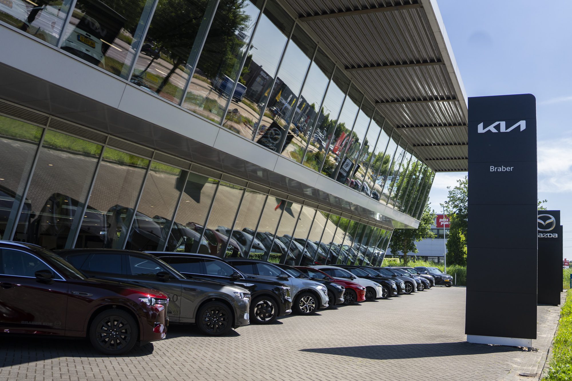 Showroom Autobedrijf Braber